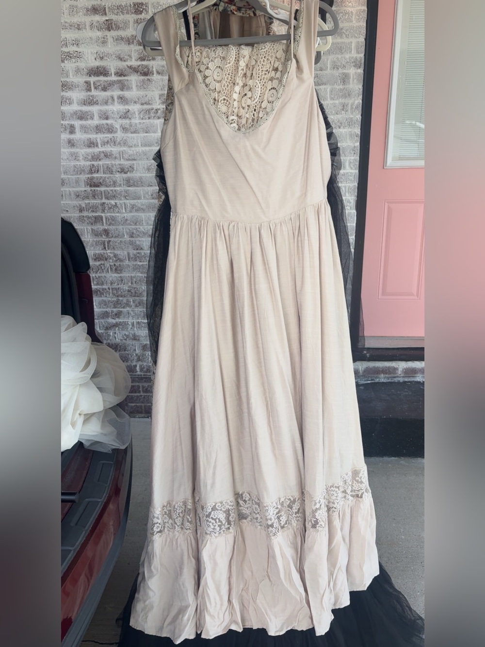 Joyfolie Lace-Trim dress in Light Taupe